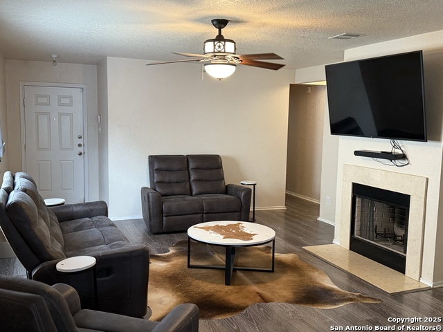 Image 6 of 8 For 7430 Banister