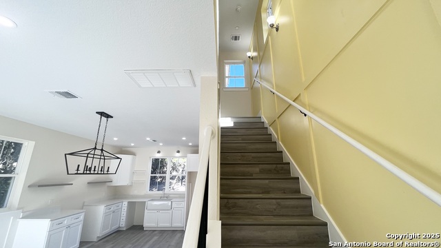 Image 12 of 22 For 477 Scenic  