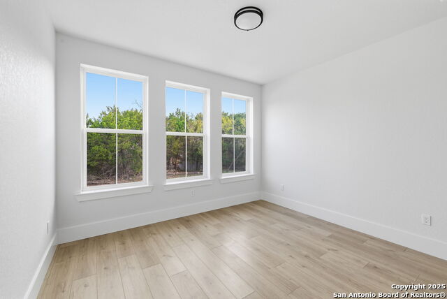 Image 18 of 29 For 489 Scenic  