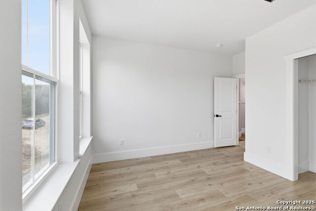 Image 22 of 29 For 489 Scenic  