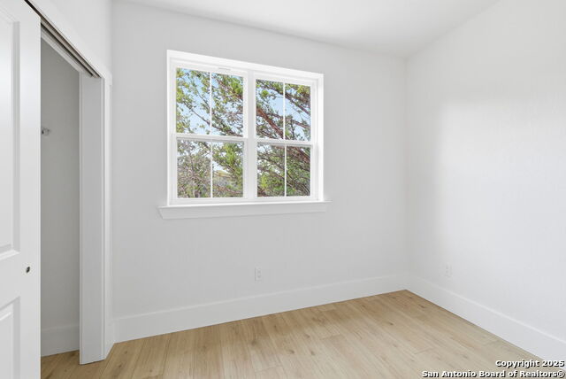 Image 23 of 29 For 489 Scenic  