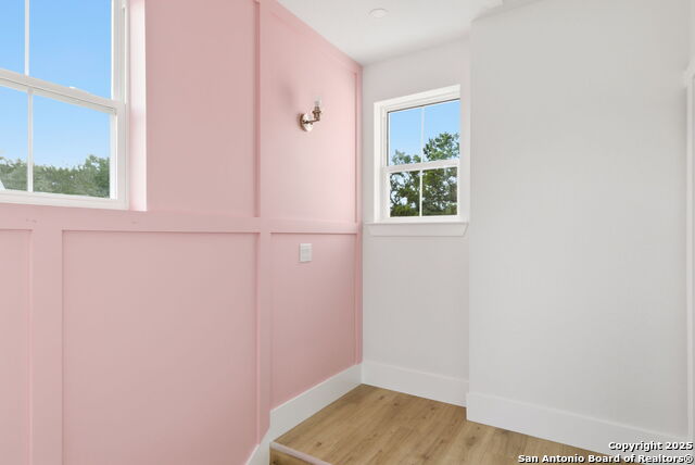 Image 27 of 29 For 489 Scenic  