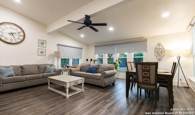 Listing photo id 8 for 805 20th  