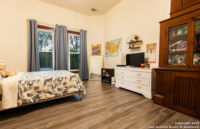 Listing photo id 15 for 805 20th  