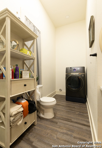 Listing photo id 16 for 805 20th  