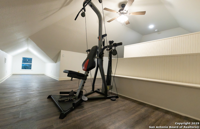 Listing photo id 20 for 805 20th  