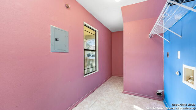 Image 8 of 19 For 8902 Sungate Bay