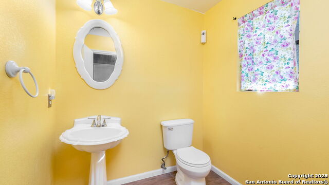 Image 9 of 19 For 8902 Sungate Bay