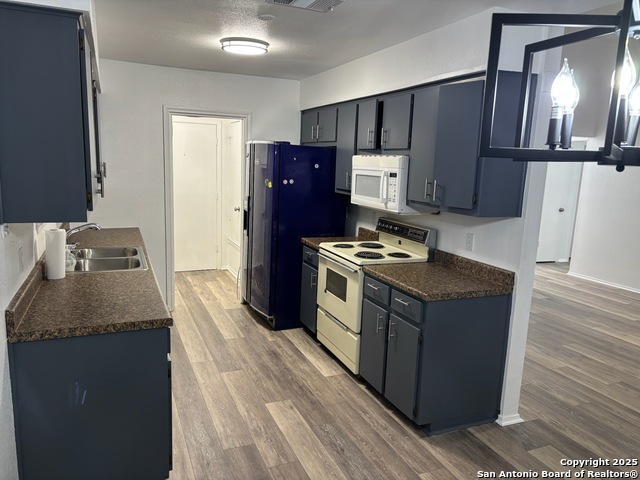 Image 6 of 20 For 4163 Freestone