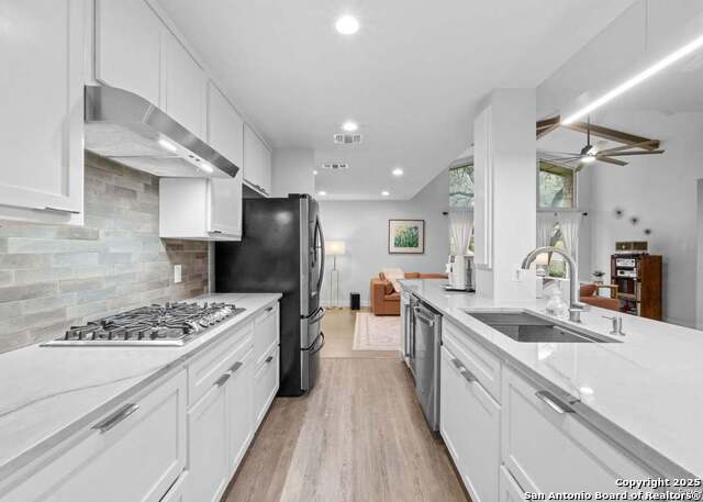 Image 13 of 16 For 10922 Whispering Wind