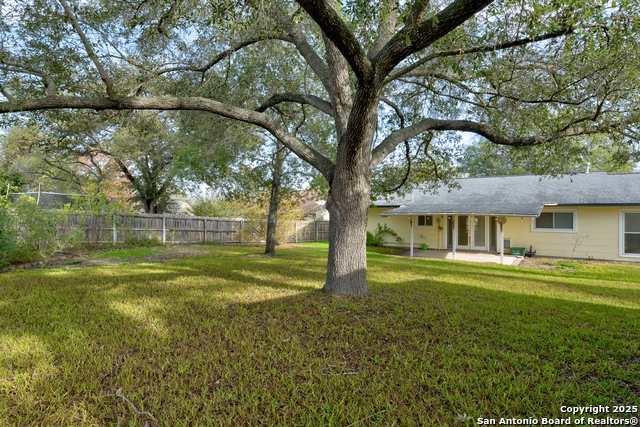 Image 12 of 31 For 12401 Trailing Oaks