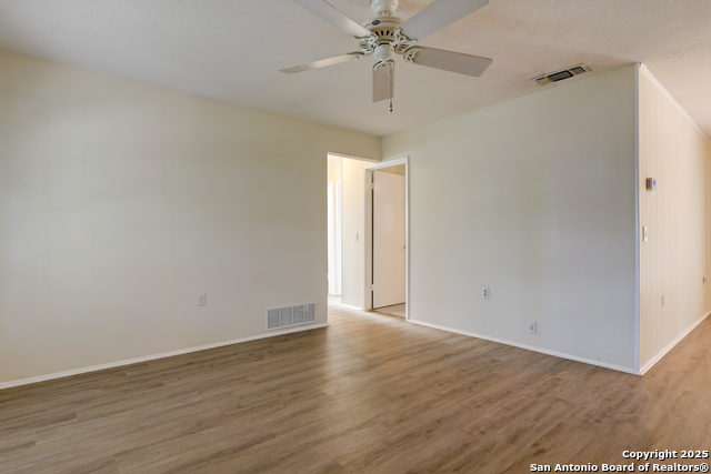 Image 24 of 31 For 12401 Trailing Oaks