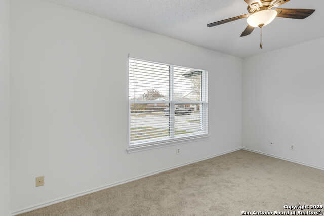 Listing photo id 18 for 7906 Swindow Circle