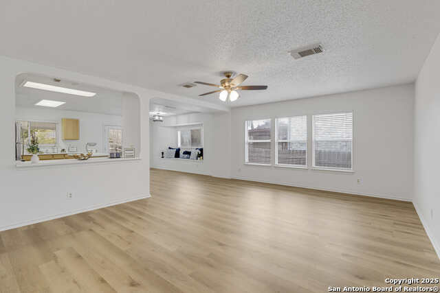 Listing photo id 4 for 7906 Swindow Circle