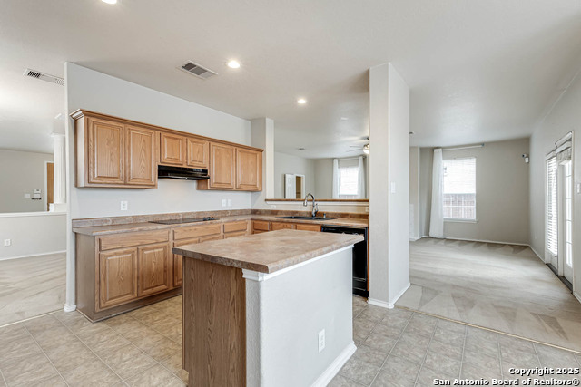 Image 22 of 38 For 21119 Foothill Pine