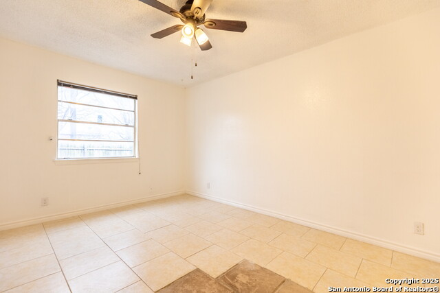 Image 17 of 28 For 1903 Anchor Dr  1