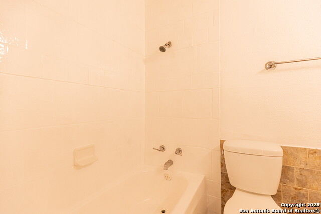 Image 23 of 28 For 1903 Anchor Dr  1