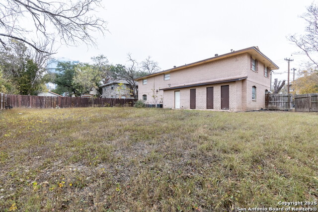 Image 25 of 28 For 1903 Anchor Dr  1