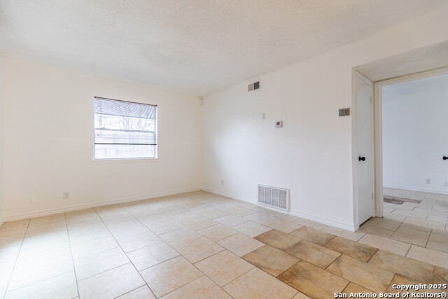 Image 6 of 28 For 1903 Anchor Dr  1