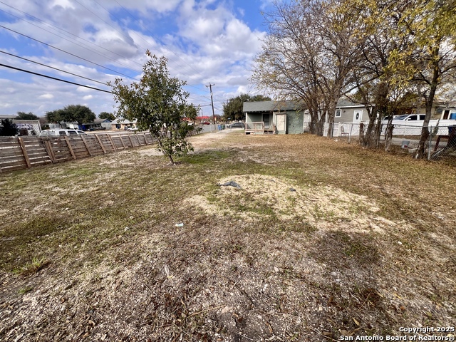 Image 25 of 31 For 4030 Salinas W