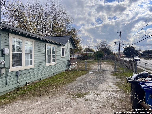 Image 3 of 31 For 4030 Salinas W