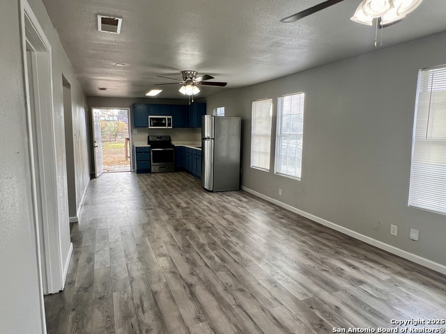 Image 4 of 31 For 4030 Salinas W