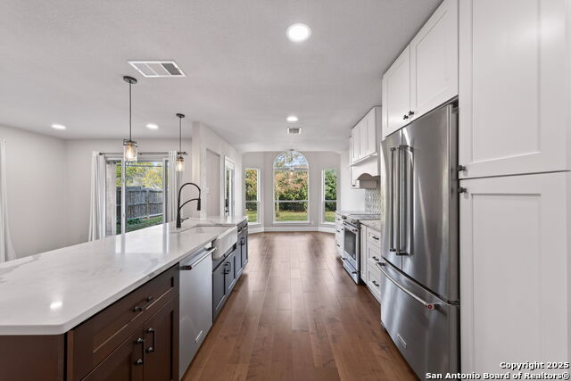 Listing photo id 11 for 1108 Turncreek Lane