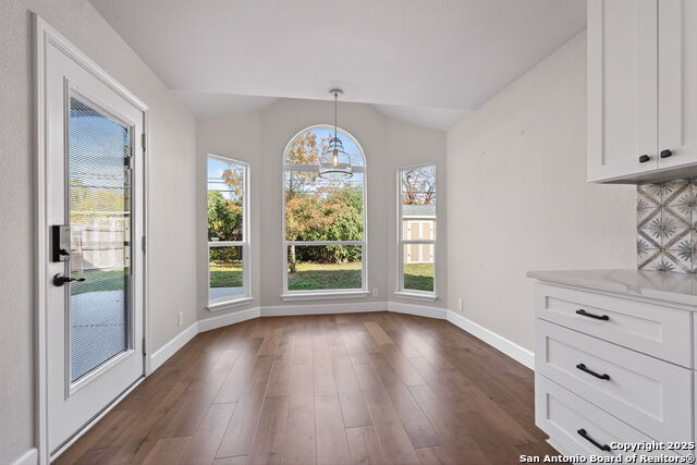 Listing photo id 12 for 1108 Turncreek Lane