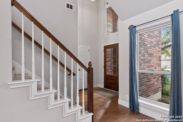 Listing photo id 2 for 1108 Turncreek Lane