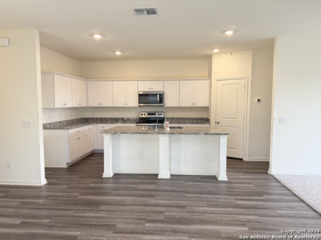 Image 2 of 12 For 4913 Jovian