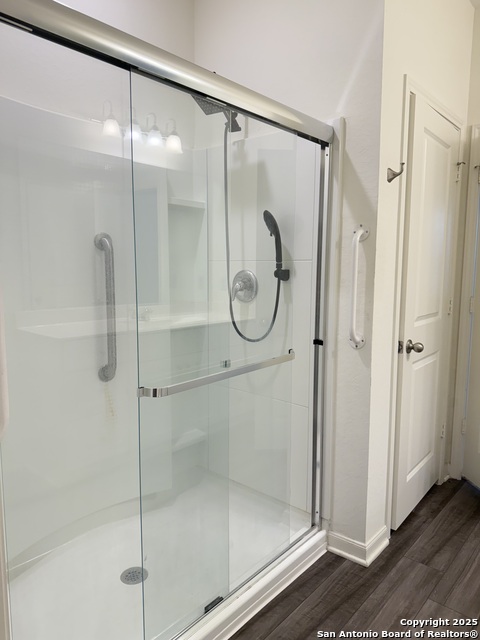 Image 8 of 12 For 4913 Jovian