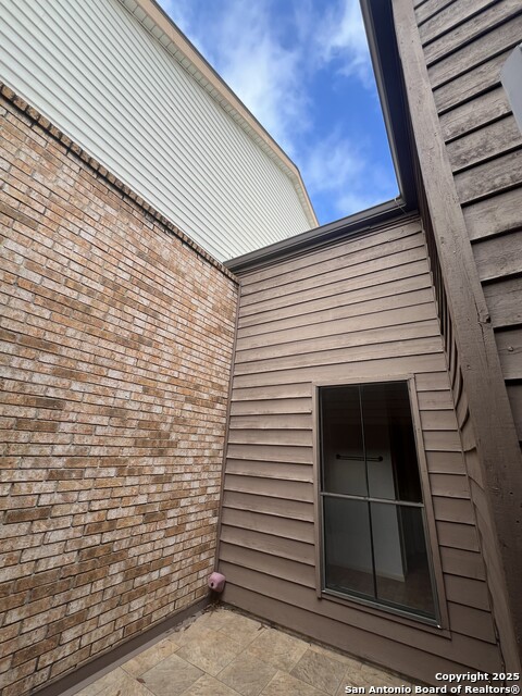 Image 11 of 17 For 516 Thelma  