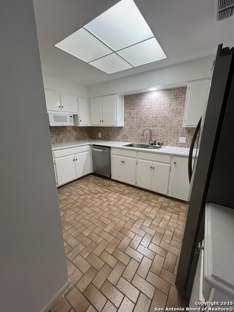 Image 15 of 17 For 516 Thelma  