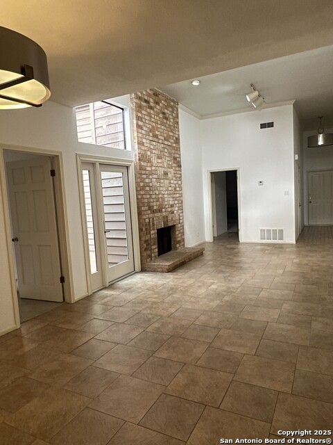 Image 3 of 17 For 516 Thelma  