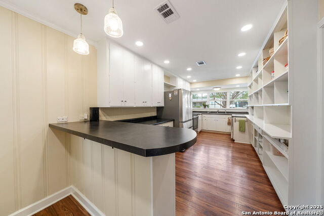 Listing photo id 9 for 132 Harriett