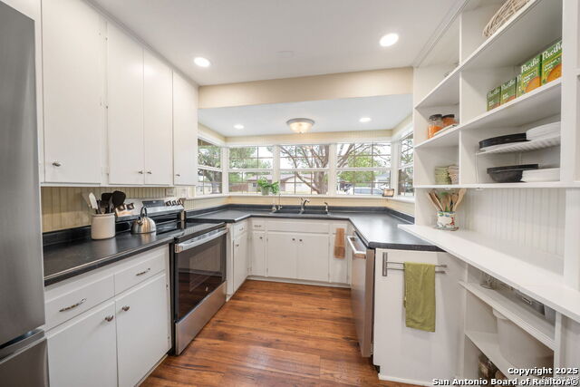 Listing photo id 11 for 132 Harriett