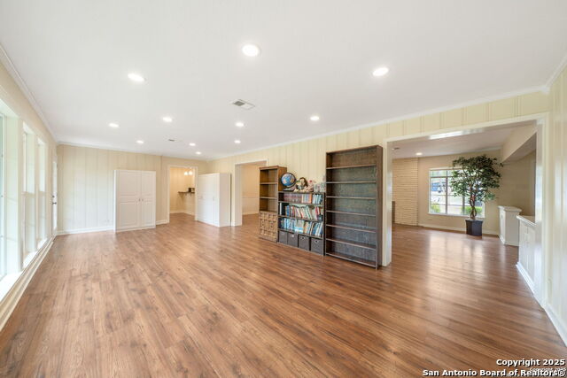 Listing photo id 5 for 132 Harriett