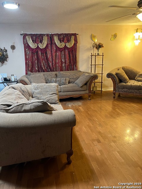 Image 12 of 17 For 514 Redfern  