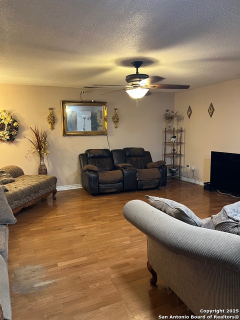 Image 13 of 17 For 514 Redfern  