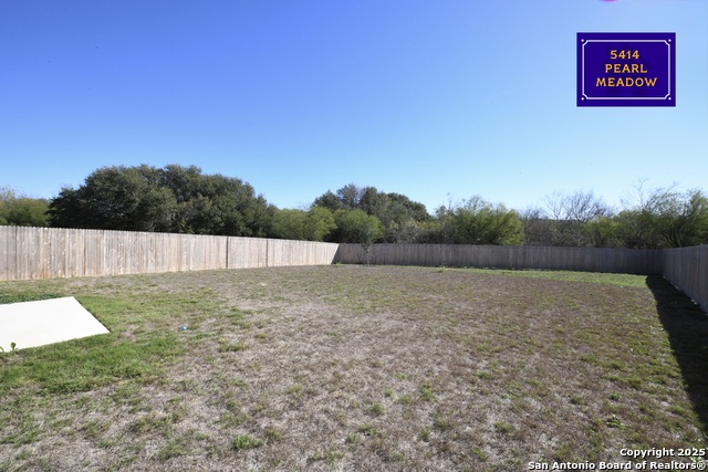 Listing photo id 15 for 5414 Pearl Meadow