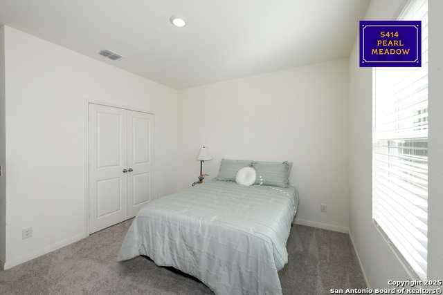 Listing photo id 6 for 5414 Pearl Meadow