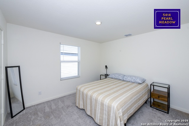 Listing photo id 7 for 5414 Pearl Meadow