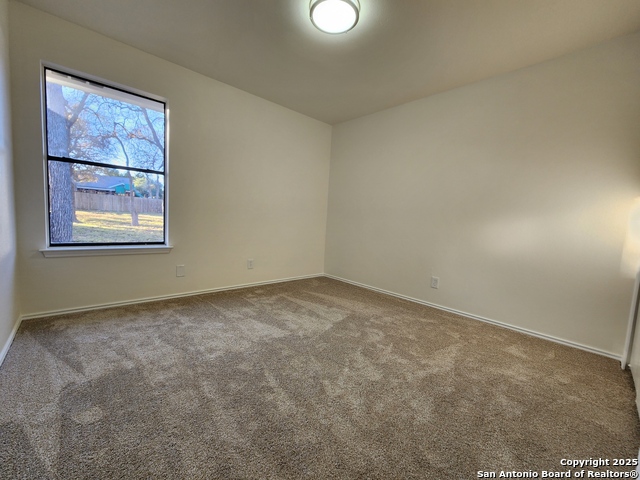 Listing photo id 12 for 1390 Misty  