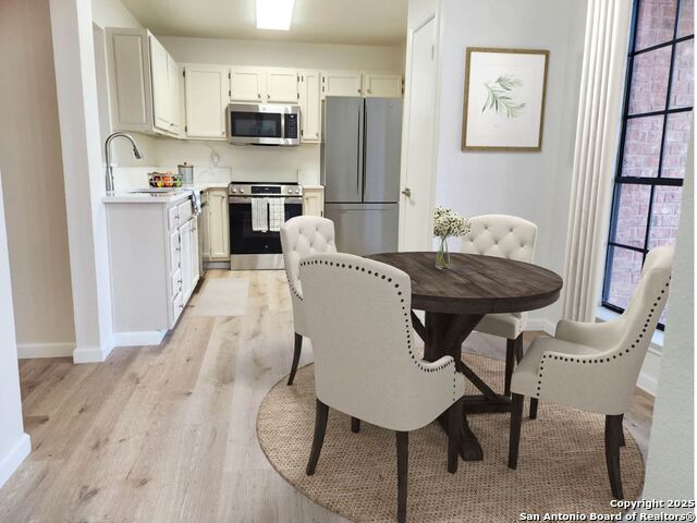 Listing photo id 2 for 1390 Misty  