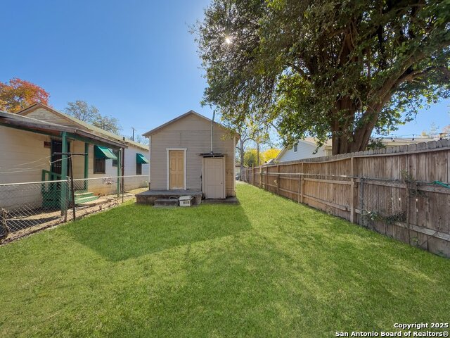 Image 13 of 13 For 261 Pendleton Ave