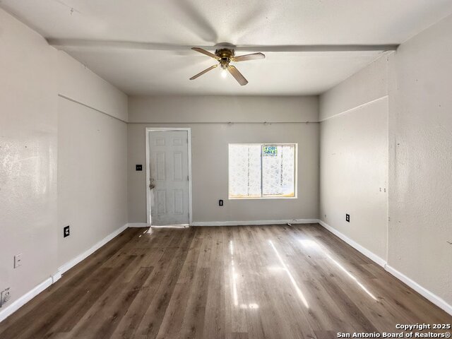 Image 4 of 13 For 261 Pendleton Ave