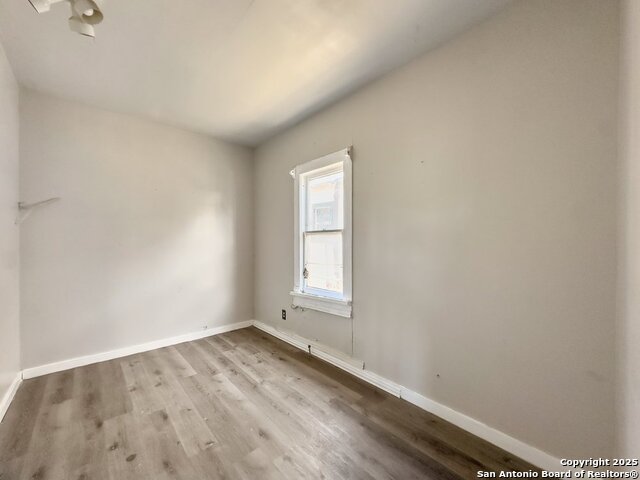 Image 7 of 13 For 261 Pendleton Ave