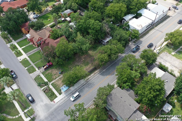 Image 2 of 14 For 1701 W Summit Ave