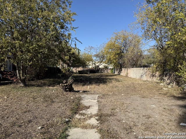 Image 4 of 14 For 1701 W Summit Ave