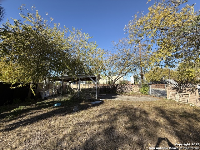 Image 7 of 14 For 1701 W Summit Ave